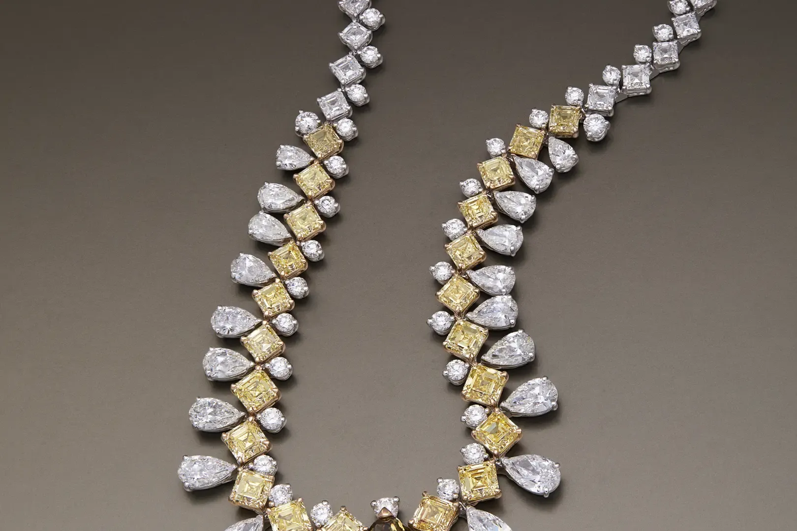 Ferrante jewelry photographer studio in Italy