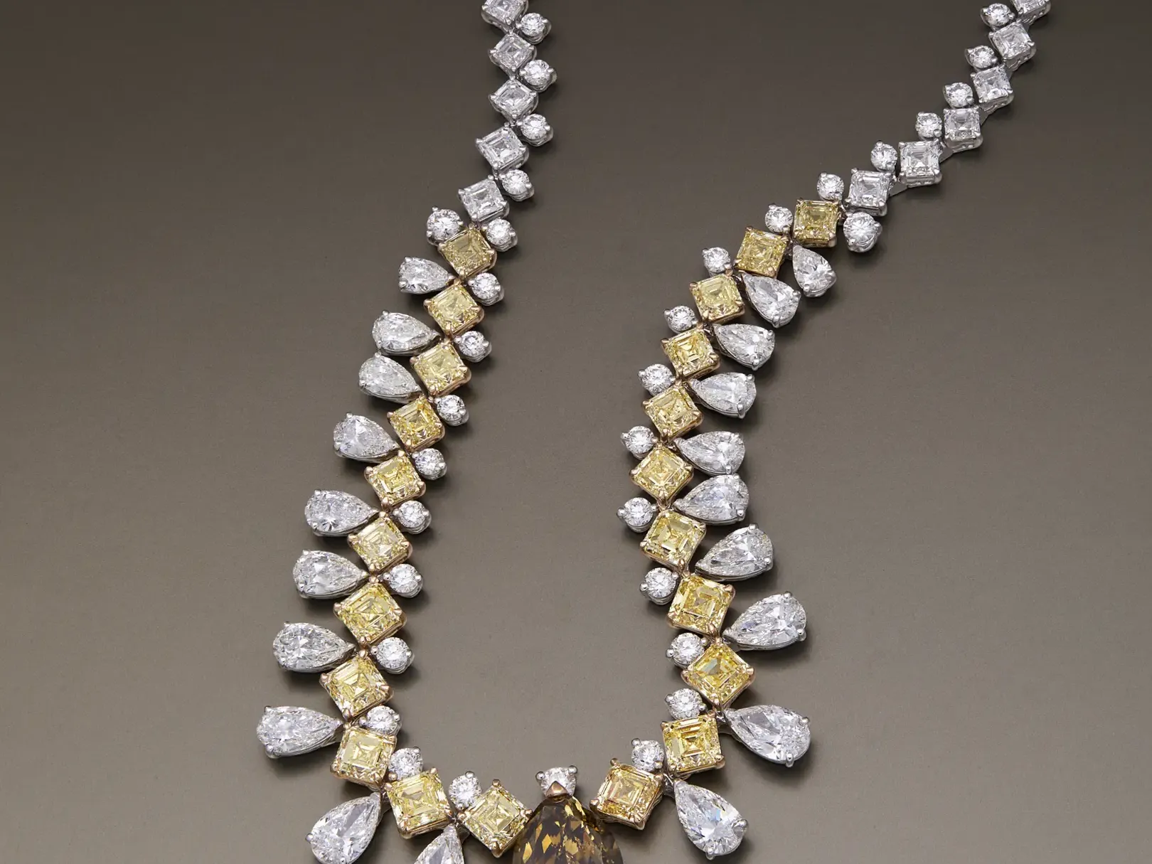 Ferrante jewelry photographer studio in Italy