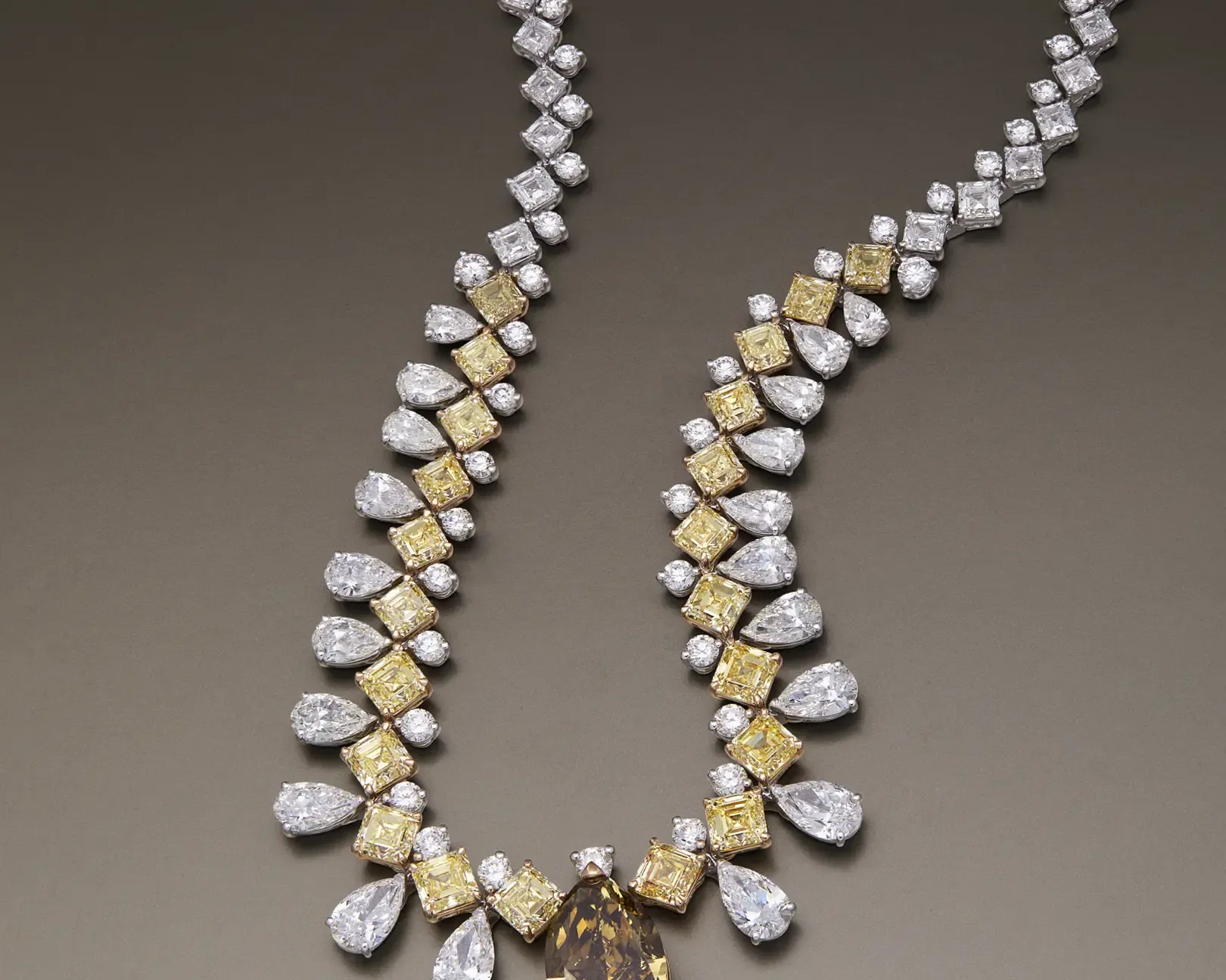Ferrante jewelry photographer studio in Italy
