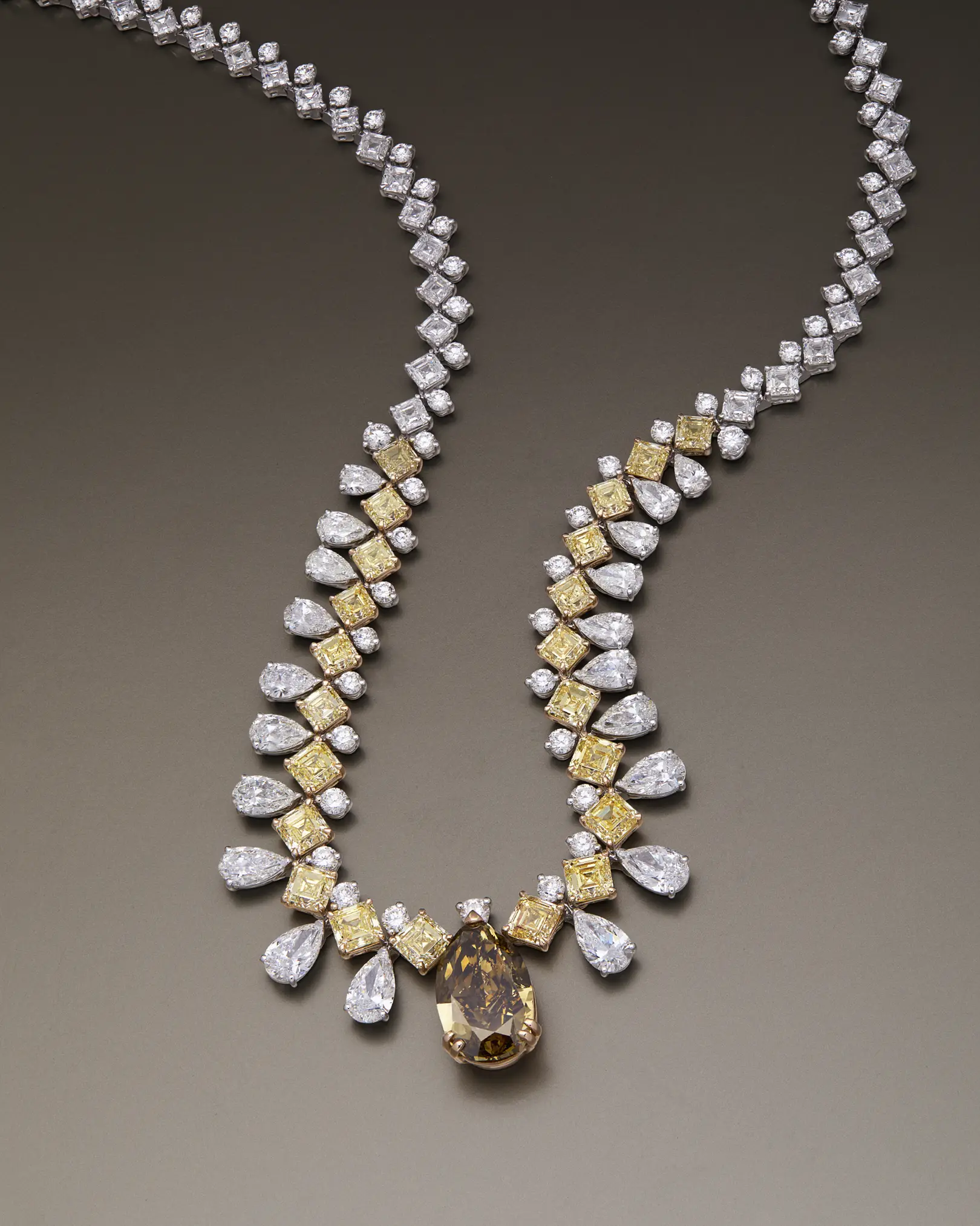 Ferrante jewelry photographer studio in Italy