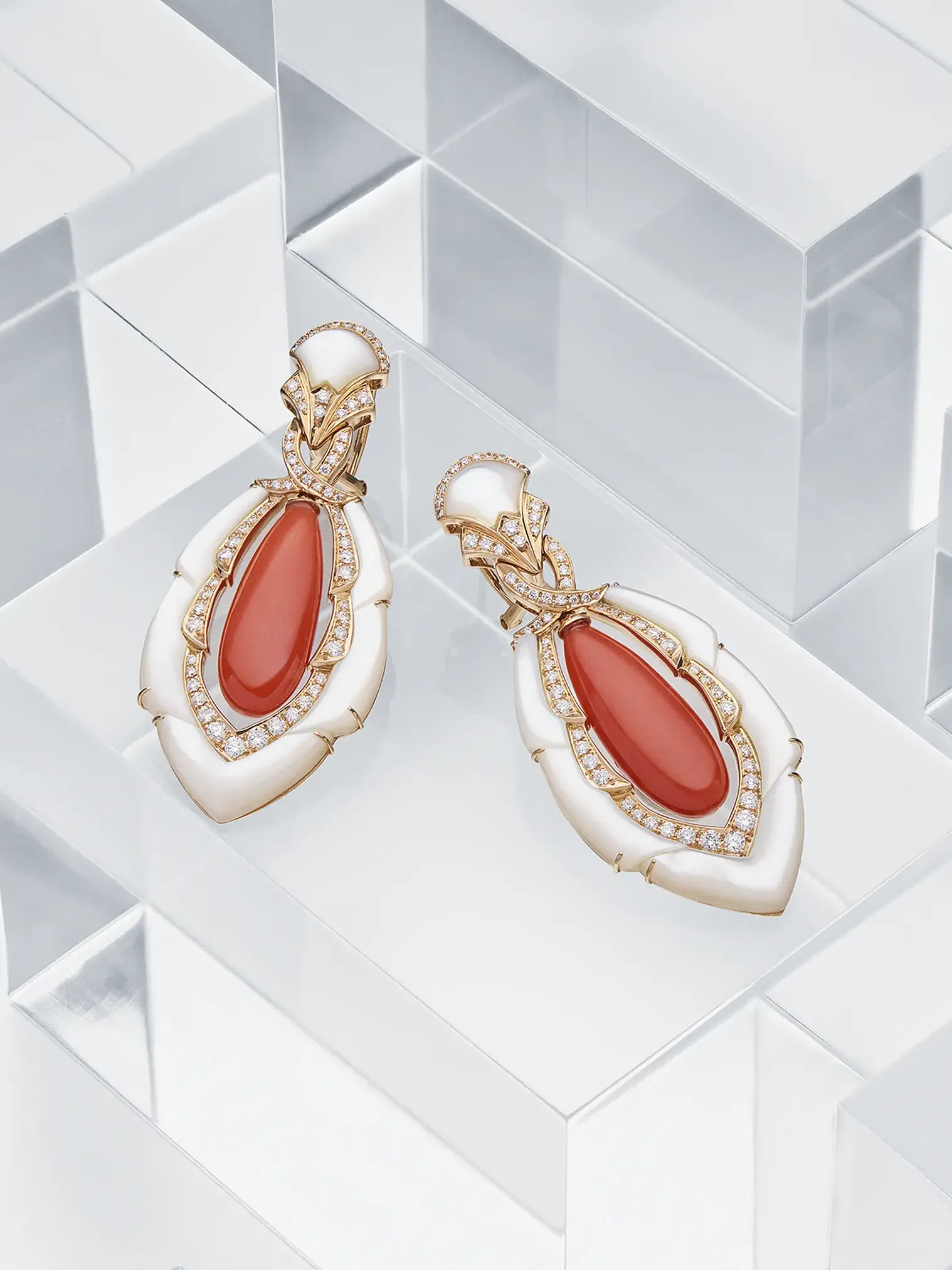 Ferrante jewelry photographer studio in Rome