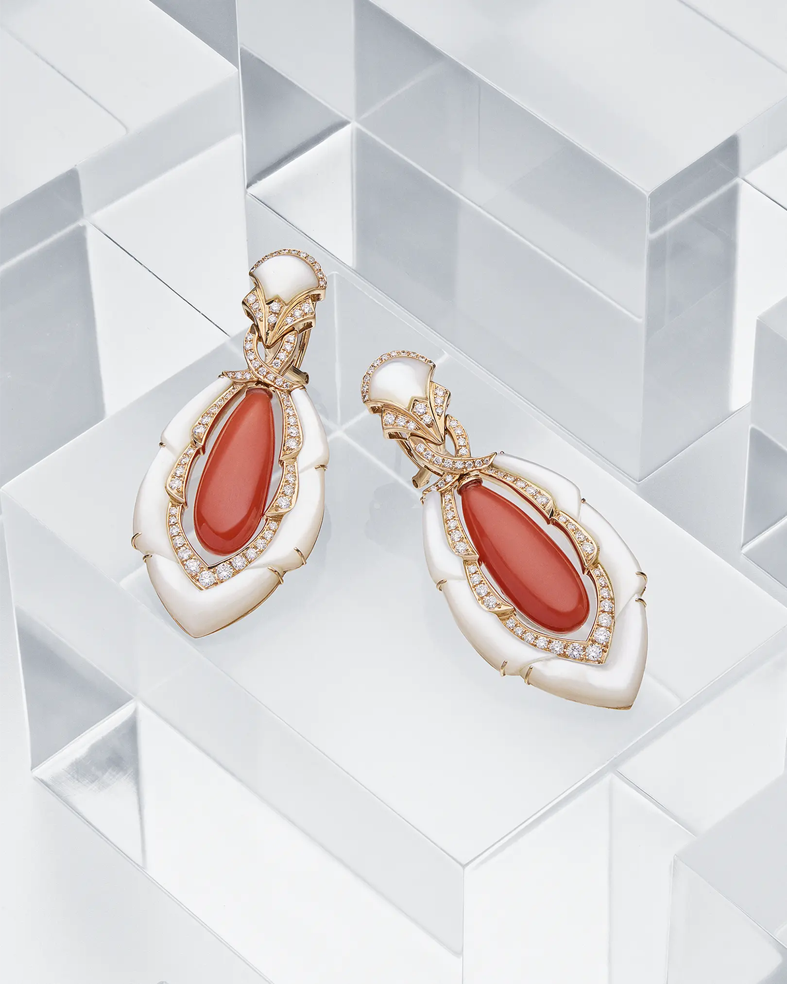 Ferrante jewelry photographer studio in Rome